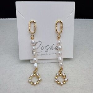 E351 Handmade Freshwater Pearl Dangling Earrings